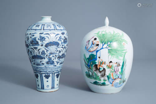A Chinese blue and white meiping vase and a famille rose ginger jar, 19th/20th C.