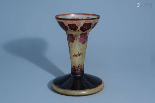 A French Charder (Charles Schneider) cameo glass vase with floral design, 20th C.