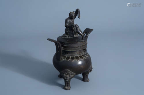 A Chinese bronze tripod incense burner, 19th/20th C.