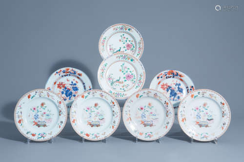 Six Chinese famille rose plates and two Imari style plates with floral design, Qianlong