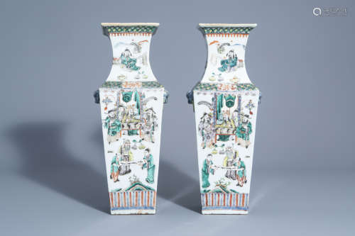 A pair of Chinese quadrangular famille verte vases with figurative design, 19th C.