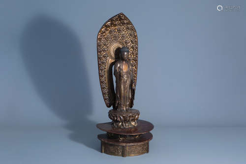 A Japanese gilt and lacquered wood figure of Buddha Amida Nyorai, Edo/Meiji, 18th/19th C.