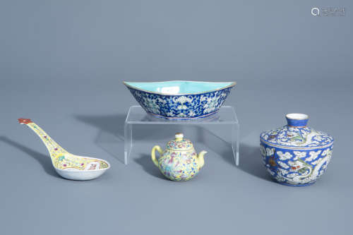 A varied collection of Chinese famille rose yellow and blue ground porcelain, 19th/20th C.