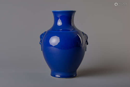 A Chinese monochrome blue 'hu' vase, Qianlong mark, 19th/20th C.