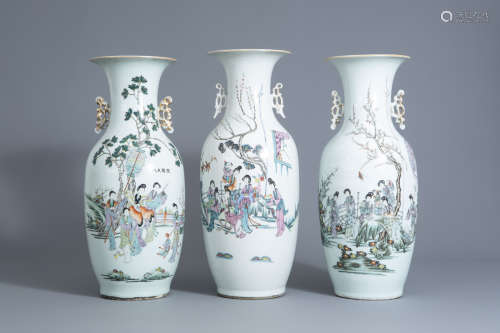 Three Chinese famille rose vases with ladies in a garden, 19th/20th C.