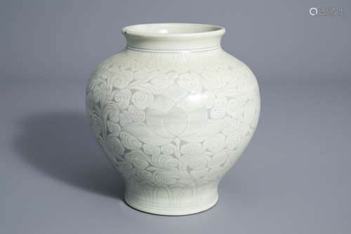 A Korean Goryeo style jar with floral design, 20th C.