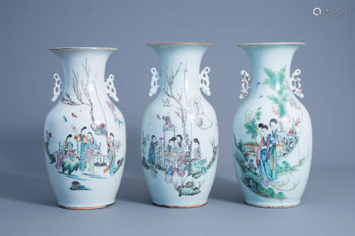 Three Chinese famille rose vases with ladies in a garden, 19th/20th C.