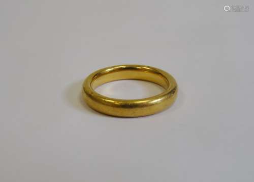 22ct gold wedding ring, 7.4g