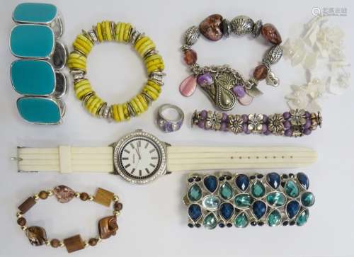 Large quantity of costume jewellery (2 boxes)
