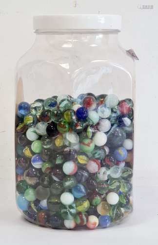 Quantity of assorted marbles (approx. 450/500)