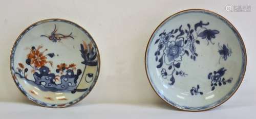 18th/19th century Chinese porcelain blue and white saucer, painted with chrysanthemum and insects