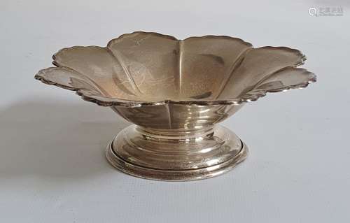 Mid 20th century silver flower-shaped pedestal dish, Birmingham, maker's mark worn, 3.7oz or 104g