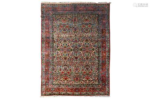 A FINE KIRMAN CARPET, SOUTH PERSIA