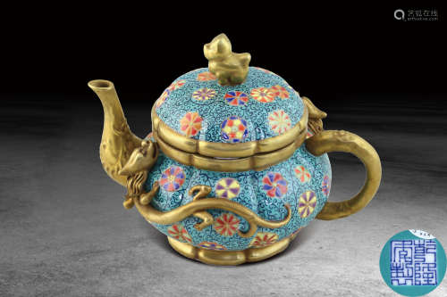 清  瓷胎仿景泰藍繪皮球紋花獅鈕蓋南瓜形纏雙螭龍茶壺