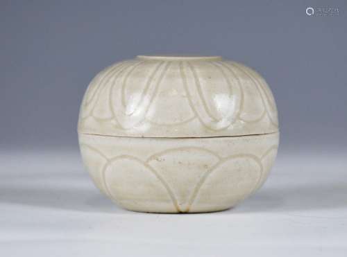 A CELADON GLAZED COVER BOX