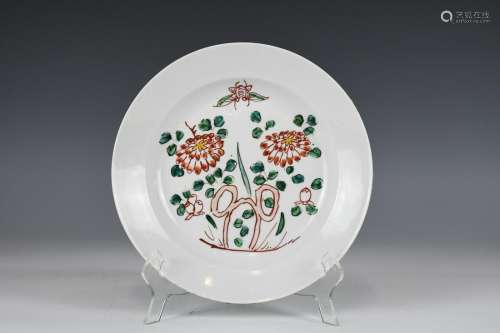 A WUCAI FLOWER DISH QING EXPORT PERIOD