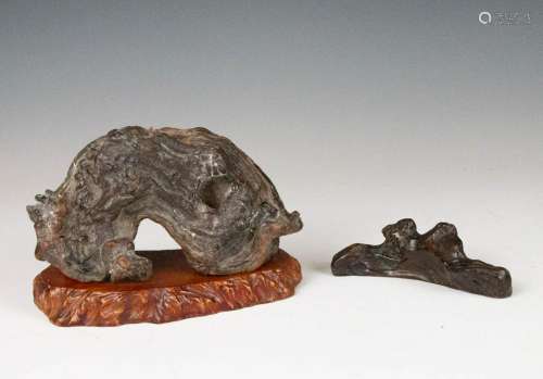 A SCULPTURE WOOD MOUNTAIN&A WOOD BRUSH REST QING