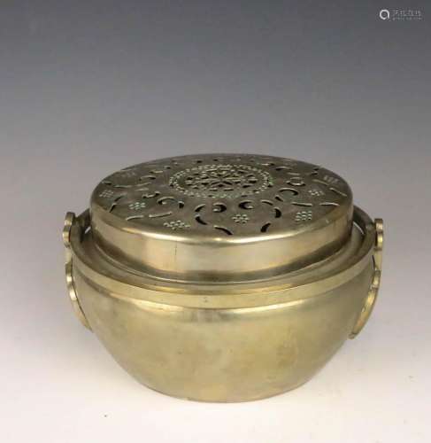 A RETICULATED BRONZE HAND WARMER, 19TH C