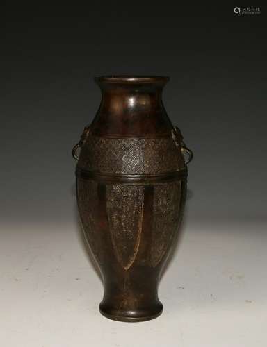 AN ARCHAIC BRONZE VASE, MING