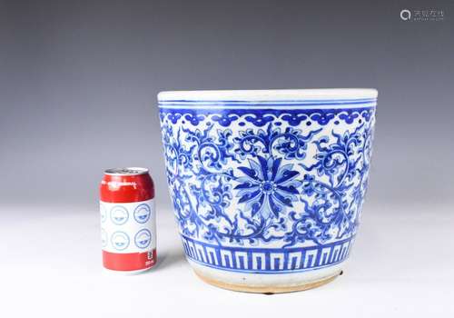 A BLUE AND WHITE LOTUS FLOWER JARDINIERE LATE QING