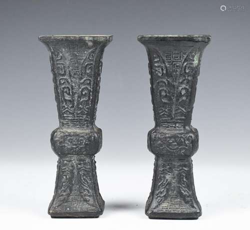 A PAIR OF BRONZE GU VASES MING