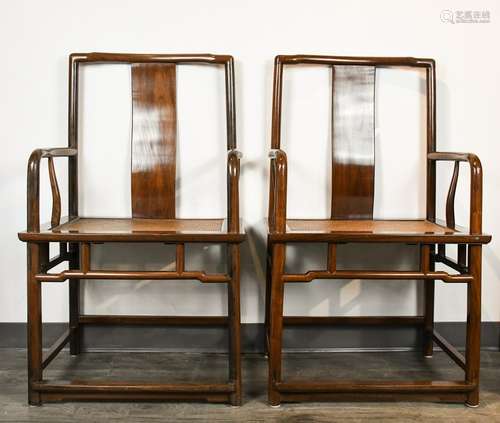 A PAIR OF HONGMU NANGONG CHAIRS 18TH C