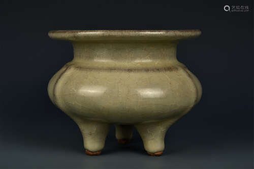 LONGQUAN TRIPOD CENSER MING DYNASTY