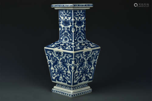 BLUE AND WHITE VASE QING DYNASTY
