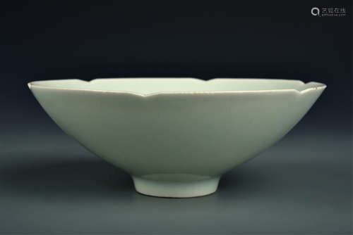 QINGBAI LOBED BOWL SONG DYNASTY