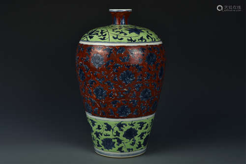 UNDERGLAZE BLUE AND RED GREEN ENAMELED VASE MING DYNASTY