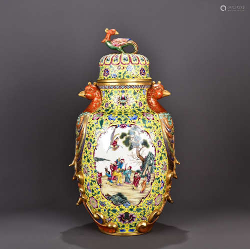 A Chinese Enamel Figure Painted  Porcelain Vase with Cover