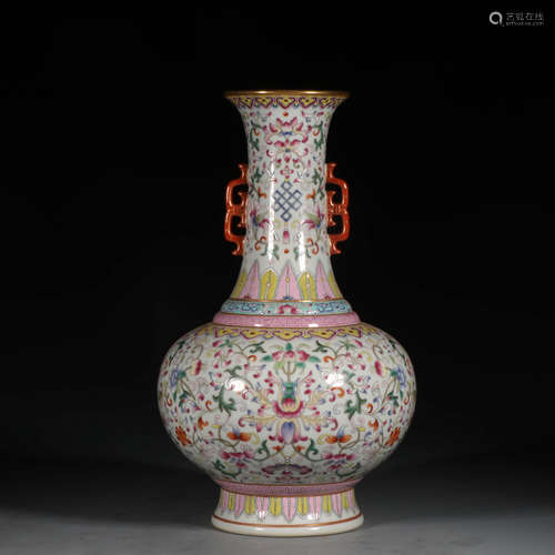 A Chinese Famille Rose Gild Floral Porcelain Vase