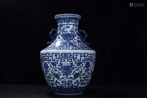 A Chinese Blue and White Floral Porcelain Zun