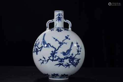 A Chinese Blue and White Porcelain Plum Blossom Vase