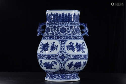 A Chinese Blue and White Floral Porcelain Zun