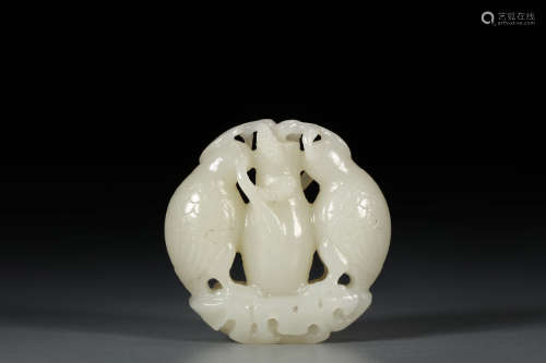 A Chinese Hetian Jade Carved Magpie Ornament