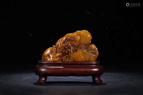 A Chinese Shoushan Tianhuang Stone Carved Rockery Ornament