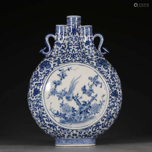 A Chinese Blue and White Flower&Bird Painted Porcelain Oblate Vase