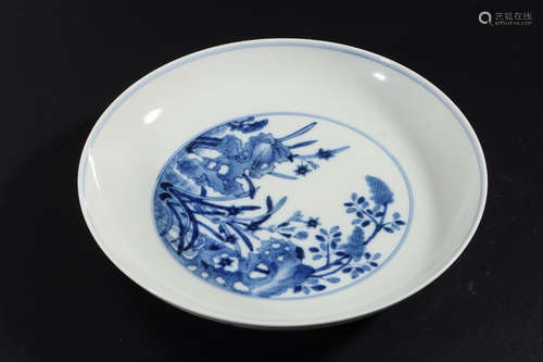 A Chinese Blue and White Floral Porcelain Plate