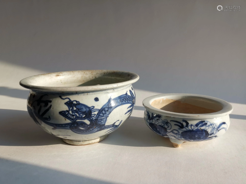 TWO CHINESE BLUE AND WHITE PORCELAIN INC…