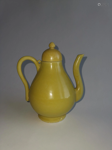 CHINESE YELLOW GLAZED PORCELAIN TEAPOT …