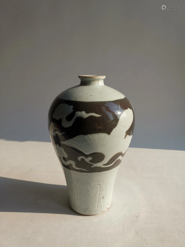 POSSIBLE SONG/MING DY CHINESE PORCELAIN VASE