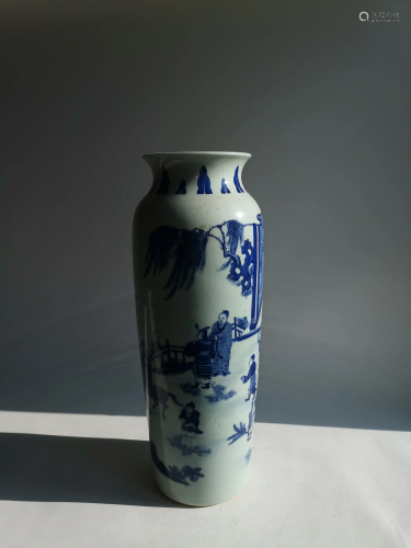 CHINESE BLUE AND WHITE PORCELAIN BOTTLE