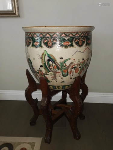 LARGE CHINESE WUCAI PORCELAIN FISH POT