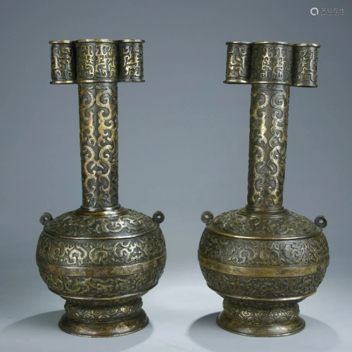 CHINSES ARCHAIC A PAIR OF GILT-BRONZE BOTTLE…