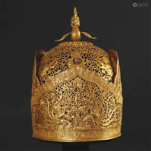 CHINSES ARCHAIC A VERY FINE GOLD CROWN