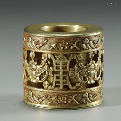 A MAGNIFICENT IMPERIAL GOLD RING