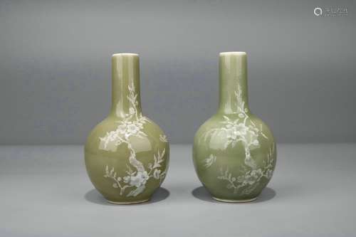 Pair Of Porcelain Vases,Qing Dynasty