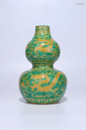 Yellow-Glazed Green-Enamel Vase,Qing Dynasty