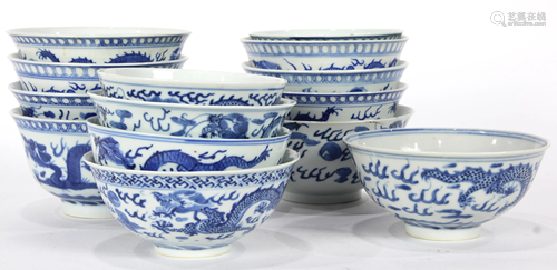 (lot of 14) A Group of Chinese Blue and White 'Drag…